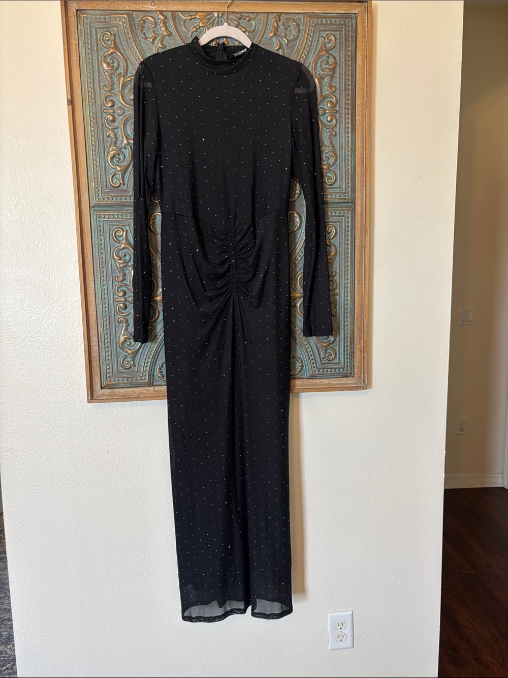 Fashion Nova Black Long-Sleeve Ruched Midi Dress with rhinestone M